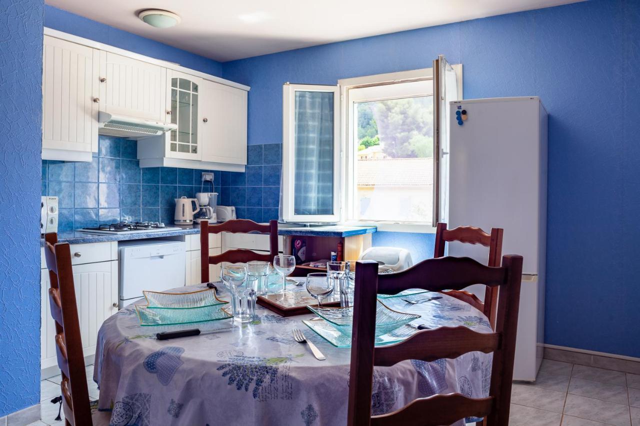 Appartement Avec Piscine Et Cuisine Roquefort-la-Bédoule Extérieur photo