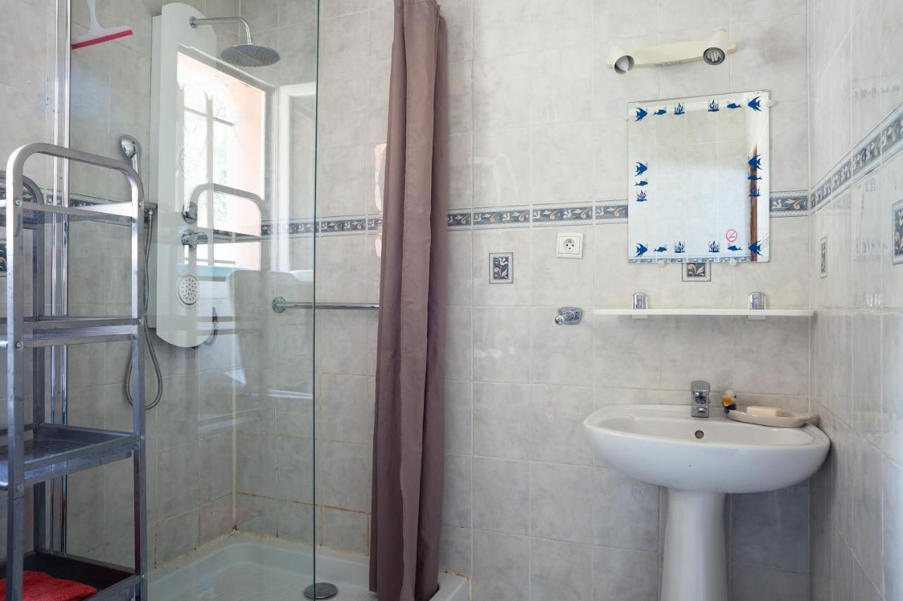 Appartement Avec Piscine Et Cuisine Roquefort-la-Bédoule Extérieur photo